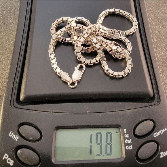 Sterling Silver 18" 3mm Box Chain - Picture 6 of 6